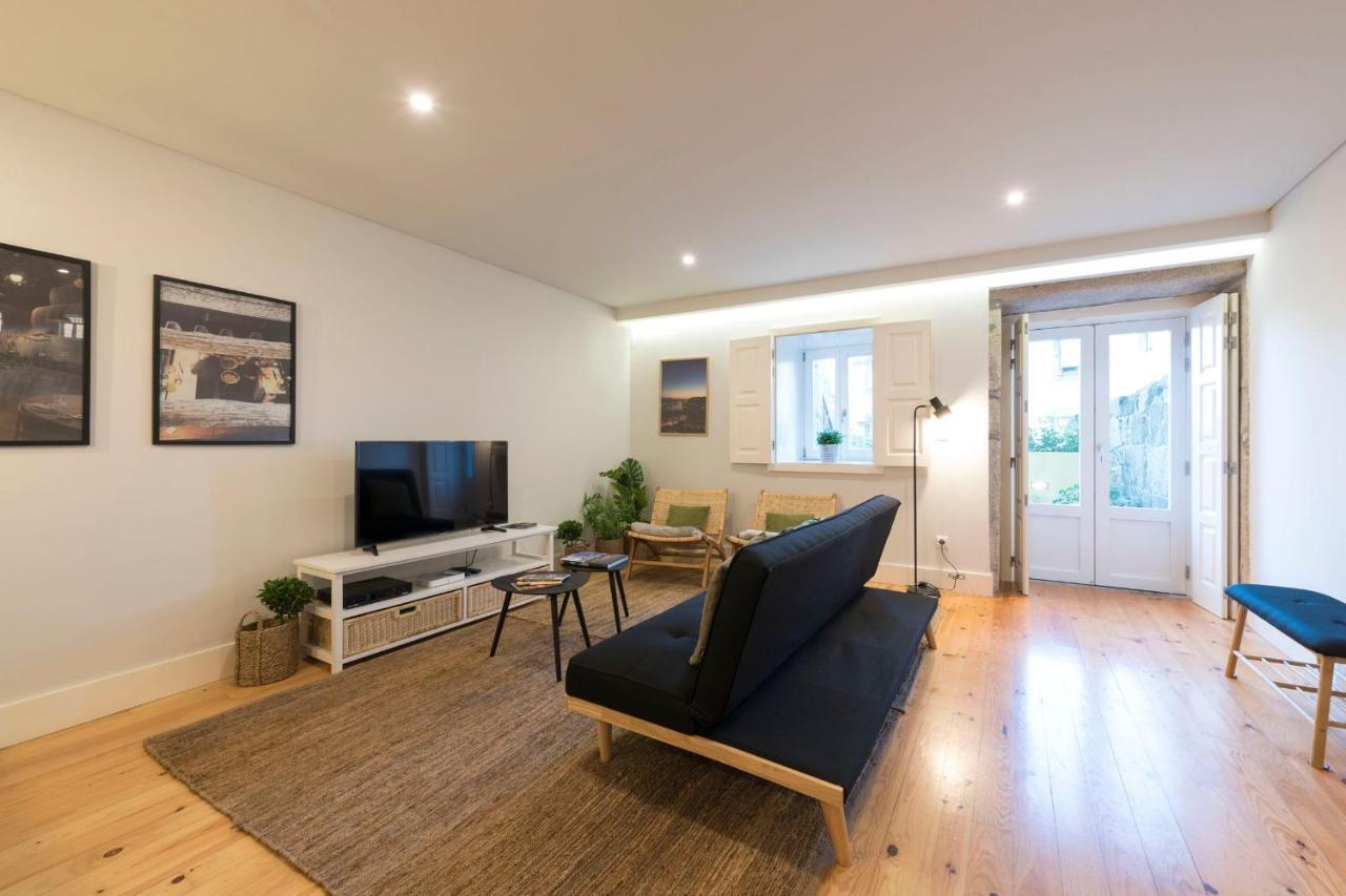 Lovelystay - Porto Peaceful Living W/ Backyard المظهر الخارجي الصورة